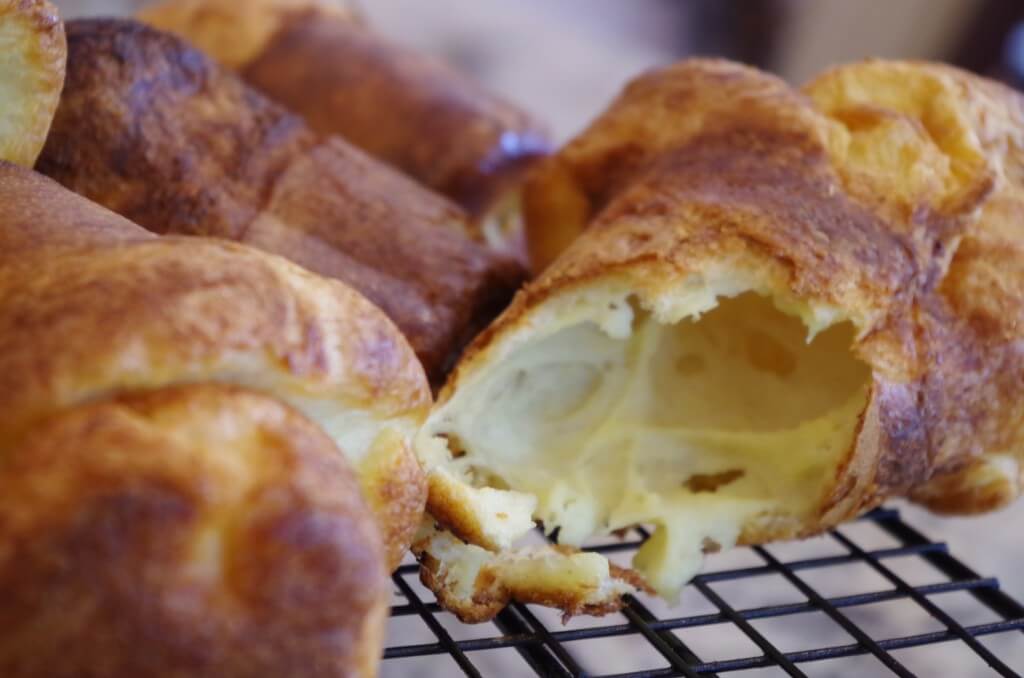 Popover recipe - these are great by themselves or as a sandwich. Stuff them with meat or eggs and cheese. So good! | www.lakesidetable.com