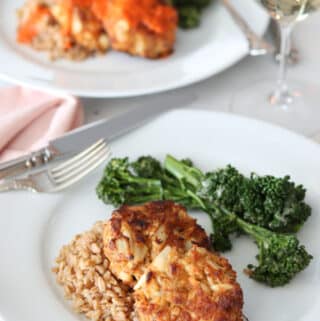 Cook dad up something he'll love for Father's Day or any day! Broiled crab cakes have very little filling and their both super tasty and healthy. Perfect for both low carb keto diets and low fat diets too. And so good you'll what them all year long!
