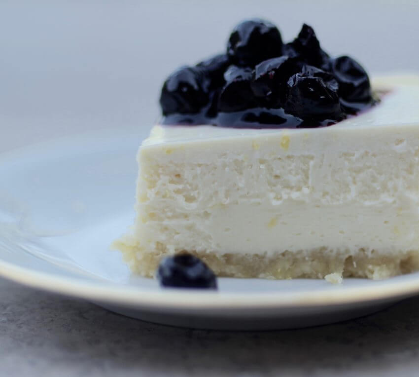 Lemon cheesecake recipe with blueberry topping