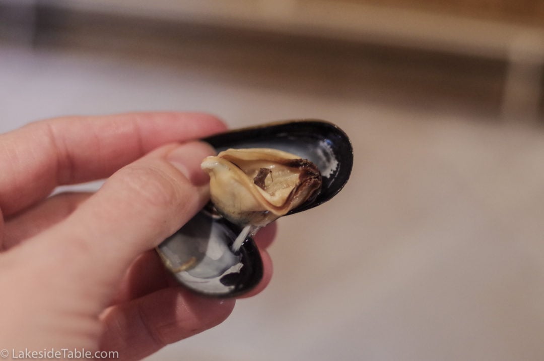 Translate Moules au Poivre into Mussels with Peppers Lakeside Table