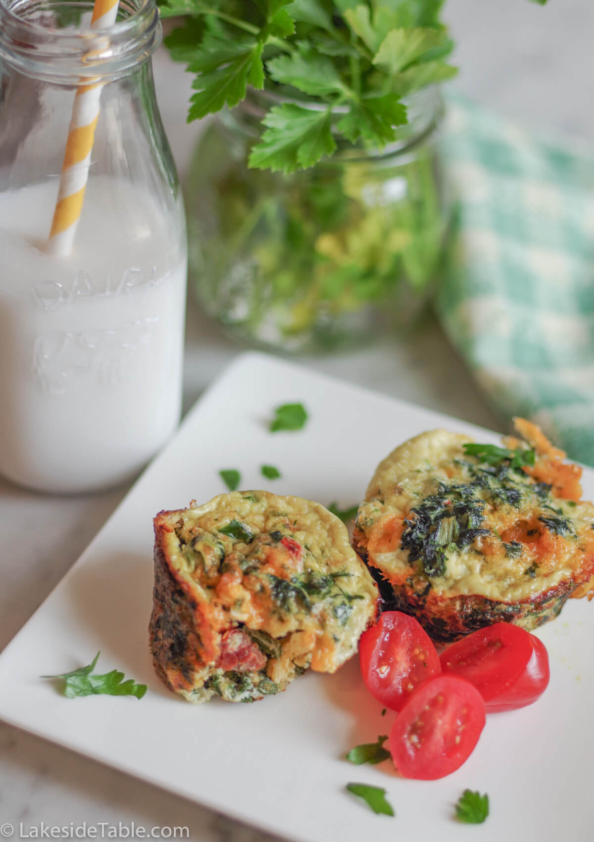Egg Muffin Recipe - Here's a great easy go to breakfast that you can make ahead for a fast morning. I love this one! ❤️ | www.lakesidetable.com