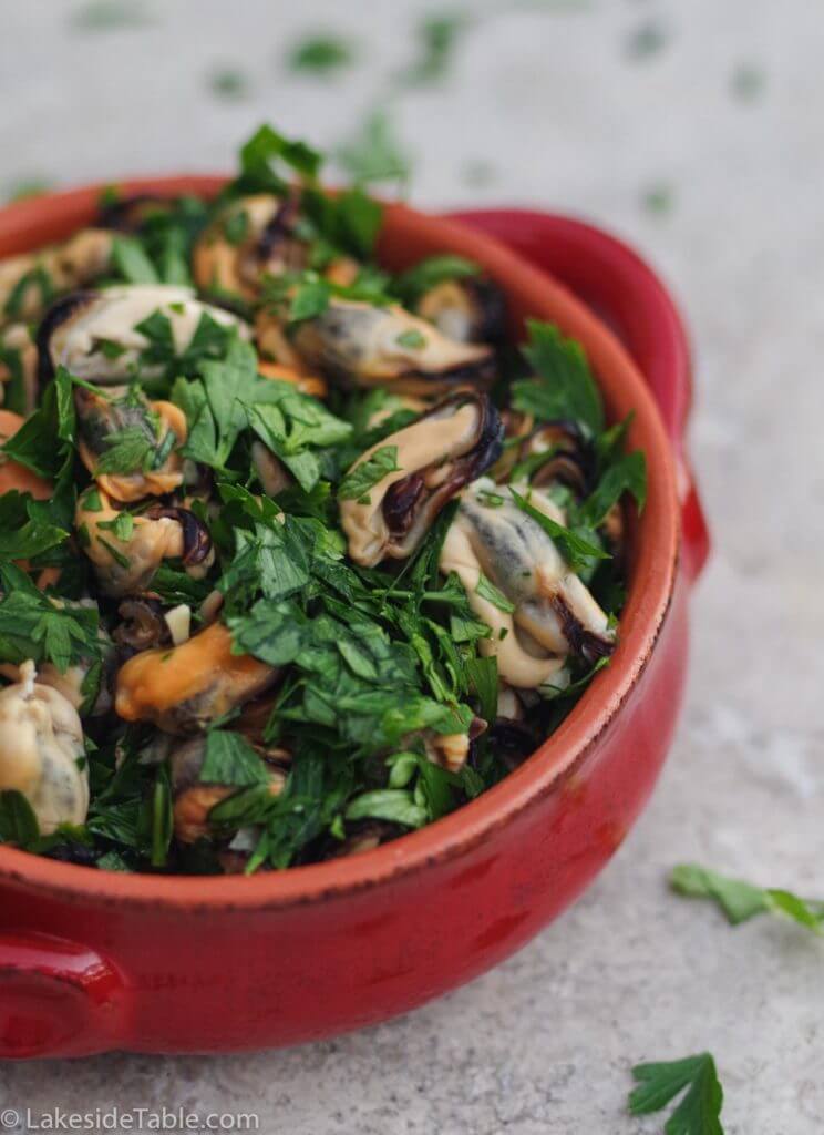 Parsley Mussel Salad Recipe - a fun and fresh way to let parsley take center stage! | www.lakesidetable.com
