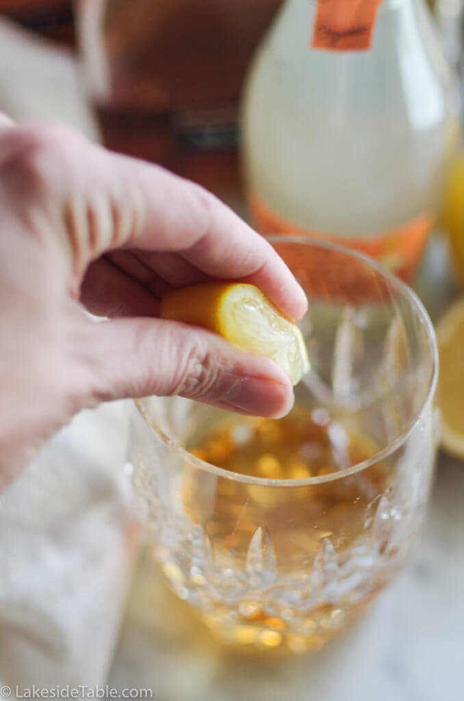 Bees Knees Cocktail Recipe - My favorite refreshing summer drink. You'll love this one! | www.lakesidetable.com